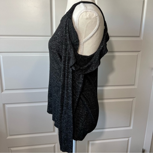 Soft & Sexy Cold Shoulder Top Long Sleeve‎ Ruffle Trim Gray Heathered Blouse SM - Picture 2 of 5